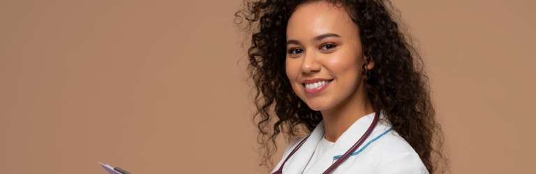 CNAE para médicos PJ: o que é e como escolher o código certo 